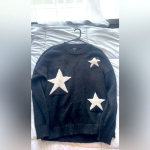 ⭐️🤍Cute black and white star sweatshirt 🤍⭐️
